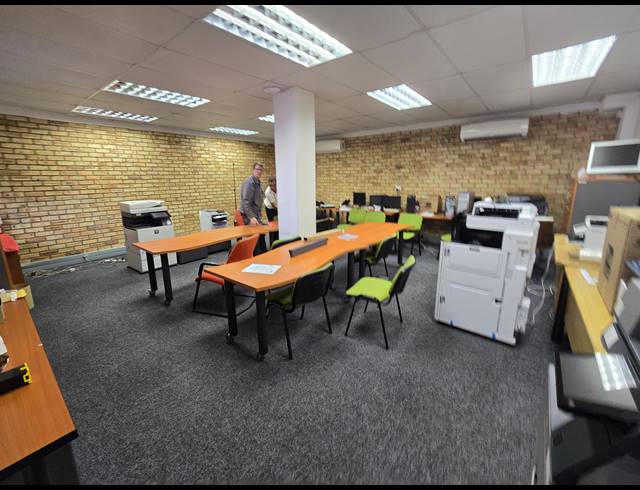 3,384M² WAREHOUSE TO LET IN TUNNEY